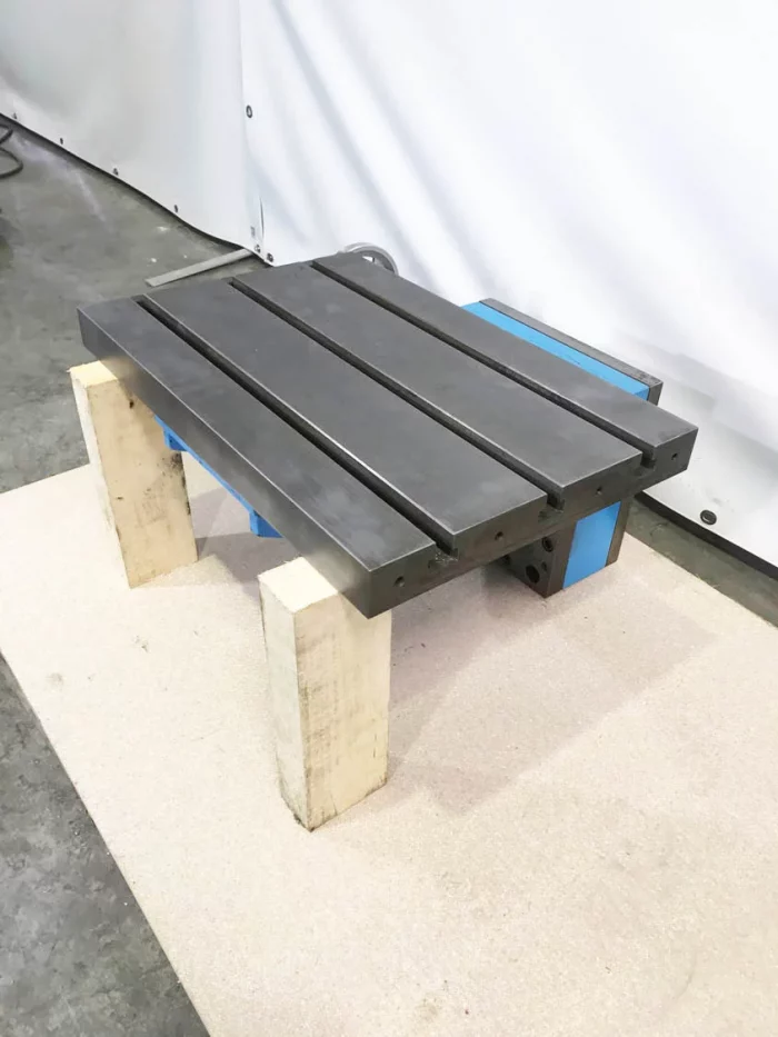 Anflansch Tisch Typ 600